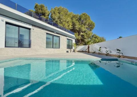 Villa with 4 bedrooms and 4 bathrooms in Ciudad Quesada, Alicante