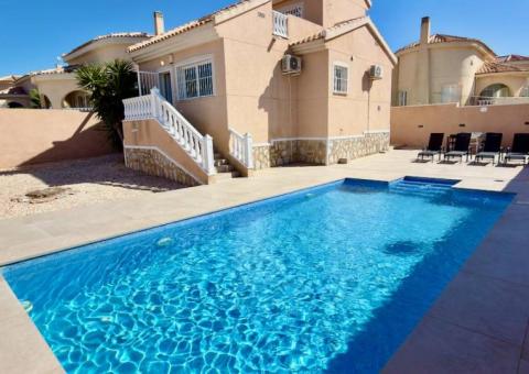 Villa with 3 bedrooms and 2 bathrooms in Benijofar, Alicante