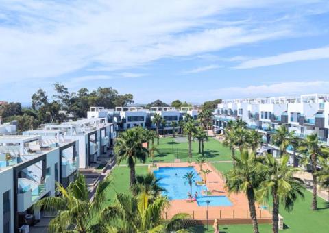 Penthouse with 3 bedrooms and 2 bathrooms in Guardamar del Segura, Alicante