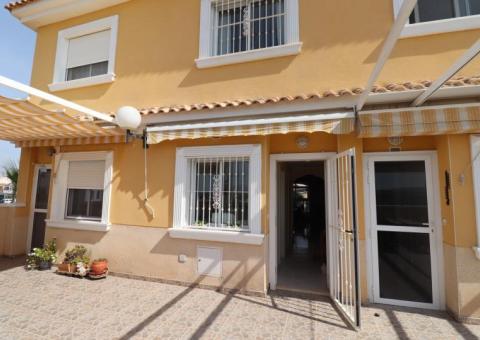 Townhouse with 2 bedrooms and 2 bathrooms in Benijofar, Alicante
