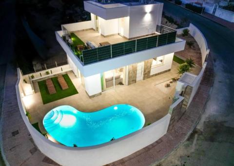 Villa with 5 bedrooms and 3 bathrooms in Ciudad Quesada, Alicante