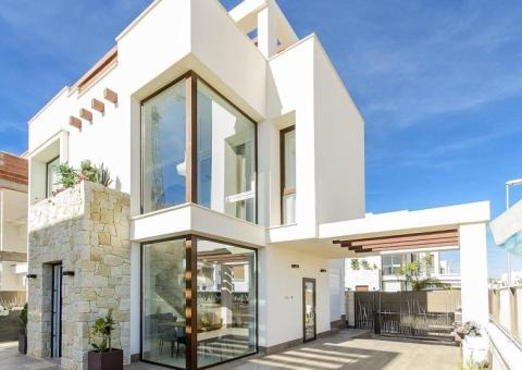 Villa with 5 bedrooms and 4 bathrooms in Los Montesinos, Alicante