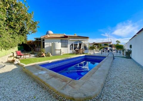 Villa with 4 bedrooms and 3 bathrooms in Ciudad Quesada, Alicante
