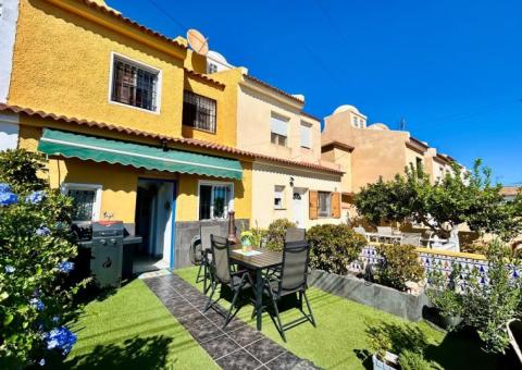 Townhouse with 3 bedrooms and 1 bathrooms in Torrevieja, Alicante
