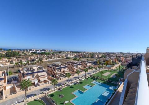 Townhouse with 2 bedrooms and 2 bathrooms in Orihuela Costa, Alicante