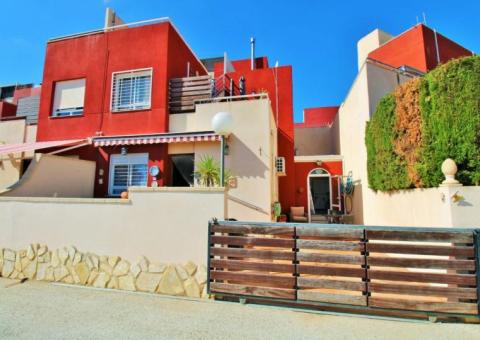 Townhouse with 3 bedrooms and 2 bathrooms in Orihuela Costa, Alicante