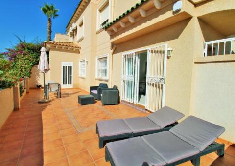 Apartment with 2 bedrooms and 2 bathrooms in Orihuela Costa, Alicante