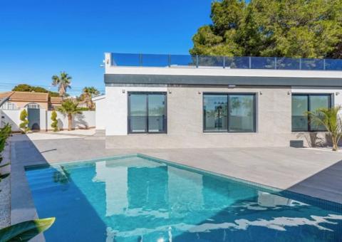 Villa with 4 bedrooms and 4 bathrooms in Ciudad Quesada, Alicante