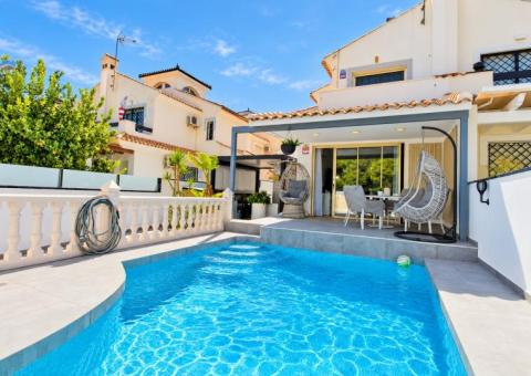 Semi detached with 3 bedrooms and 2 bathrooms in Torre de la Horadada, Alicante