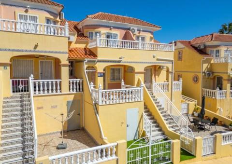 Townhouse with 2 bedrooms and 1 bathrooms in Orihuela Costa, Alicante