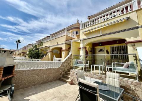 Townhouse with 3 bedrooms and 2 bathrooms in Orihuela-Costa, Alicante