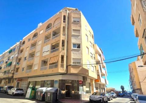 Apartment with 2 bedrooms and 2 bathrooms in Torrevieja, Alicante