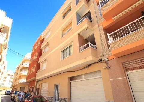 Appartement met 3 slaapkamers en 1 badkamers in La Mata, Alicante