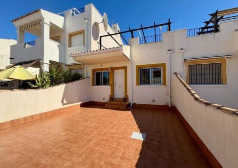 Townhouse with 2 bedrooms and 2 bathrooms in Vistabella, Alicante