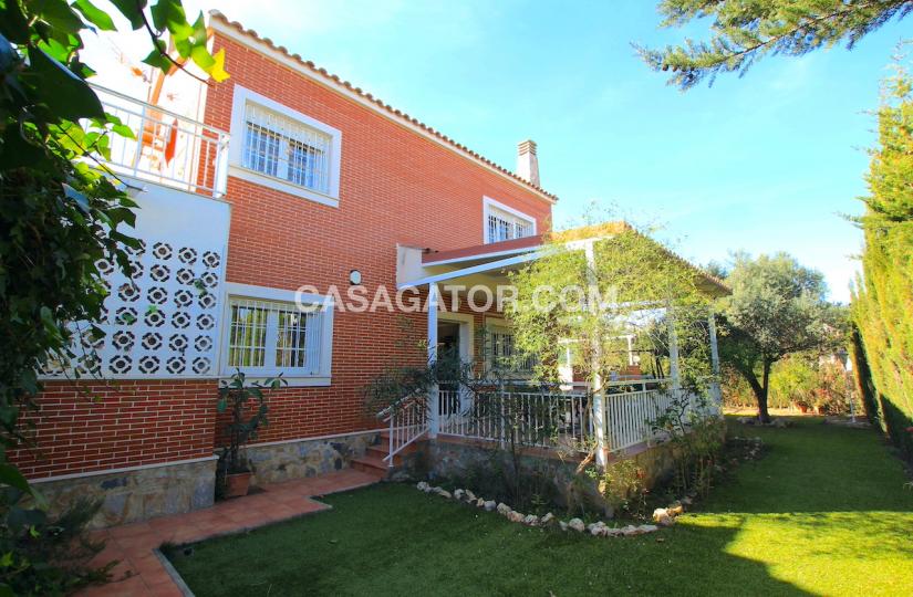 Villa with 3 bedrooms and 2 bathrooms in Torrevieja, Alicante