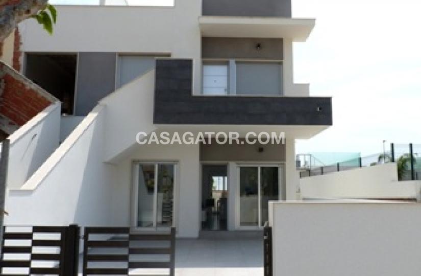 Apartment with 3 bedrooms and 2 bathrooms in Pilar de la Horadada, Alicante