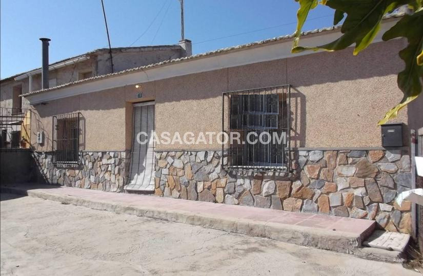 Bungalow with 3 bedrooms and 1 bathrooms in Heredades, Alicante