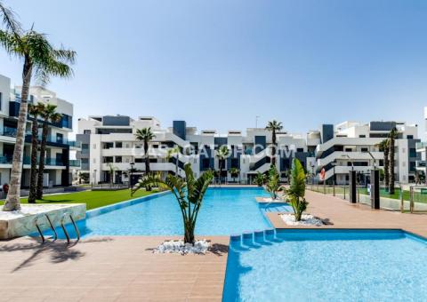 Apartment with 2 bedrooms and 2 bathrooms in Guardamar del Segura, Alicante