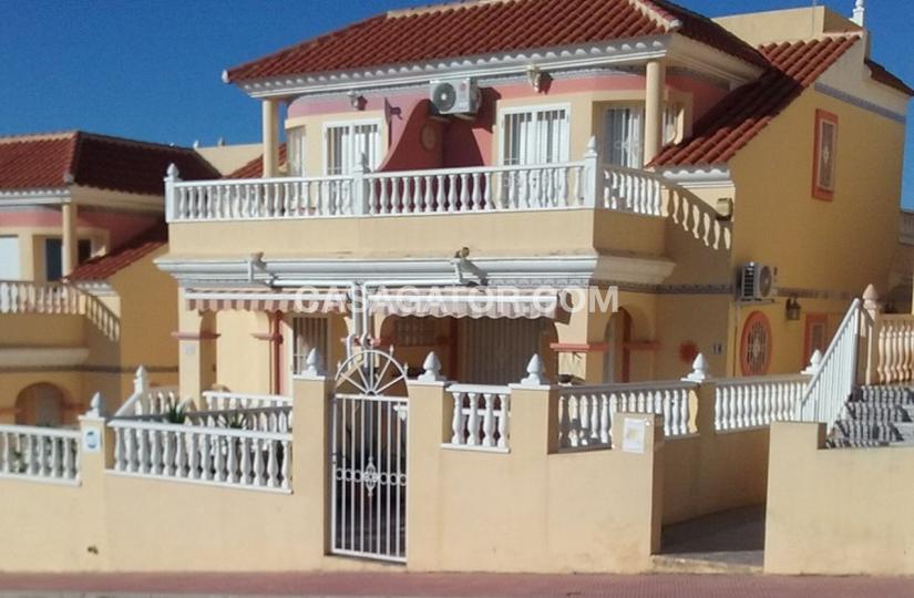 Townhouse with 3 bedrooms and 1 bathrooms in Orihuela Costa, Alicante