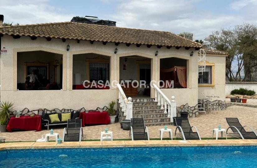 Villa with 7 bedrooms and 3 bathrooms in Catral, Alicante