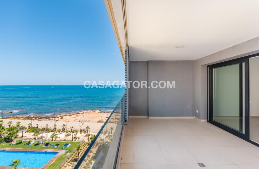 Apartment with 3 bedrooms and 2 bathrooms in Orihuela Costa, Alicante