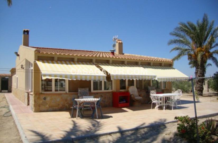 Finca with 4 bedrooms and 1 bathrooms in Santa Pola, Alicante