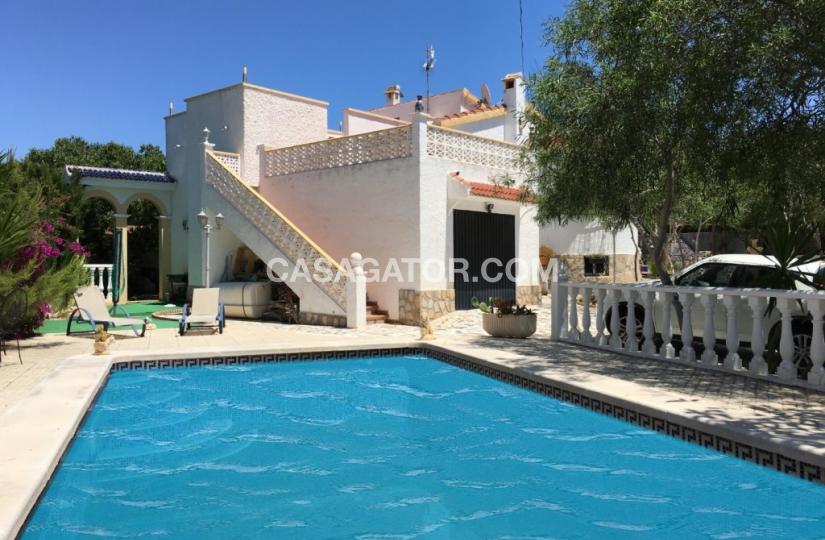 Villa with 4 bedrooms and 1 bathrooms in Ciudad Quesada, Alicante