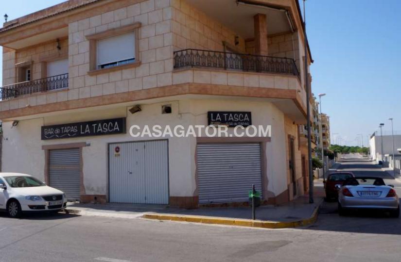 Apartment with 4 bedrooms and 2 bathrooms in Algorfa, Alicante
