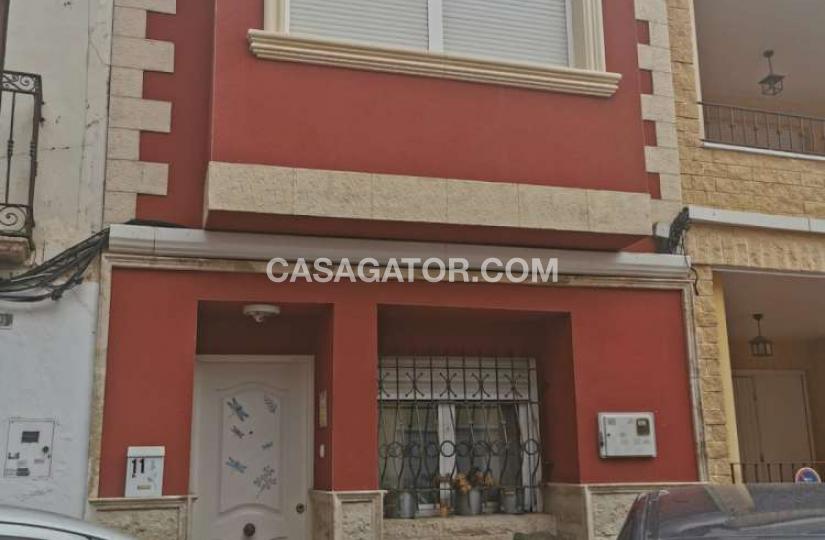 Townhouse with 3 bedrooms and 2 bathrooms in Catral, Alicante