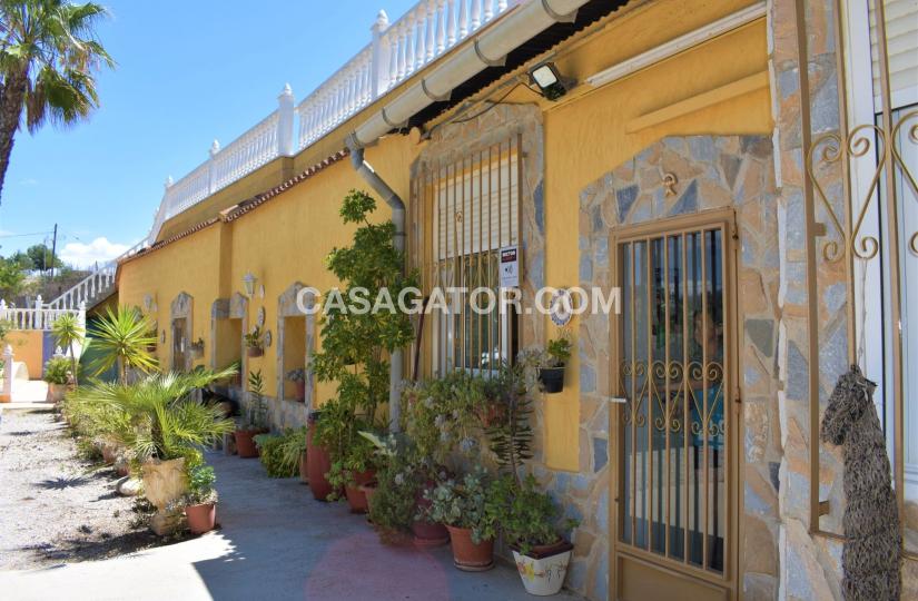 Villa with 4 bedrooms and 2 bathrooms in Molina de Segura, Murcia