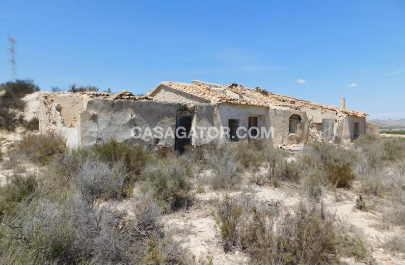 Land with 3 bedrooms and 2 bathrooms in Fortuna, Murcia