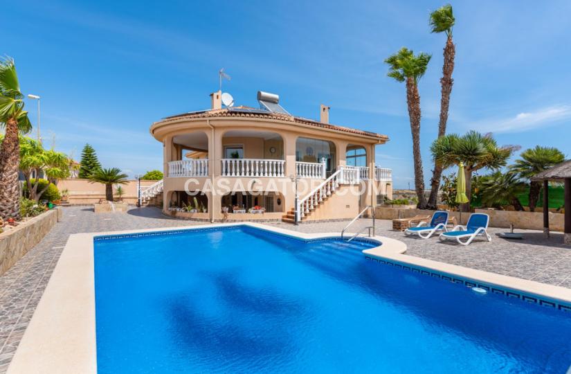 Villa with 4 bedrooms and 2 bathrooms in Rojales, Alicante